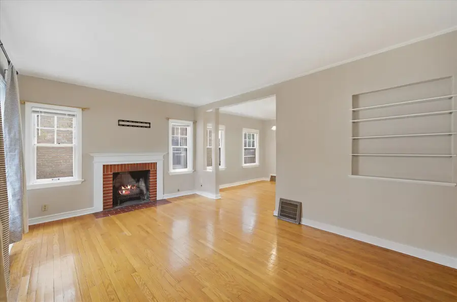 2709 W Villard Ave, Milwaukee, WI 53209 - #3