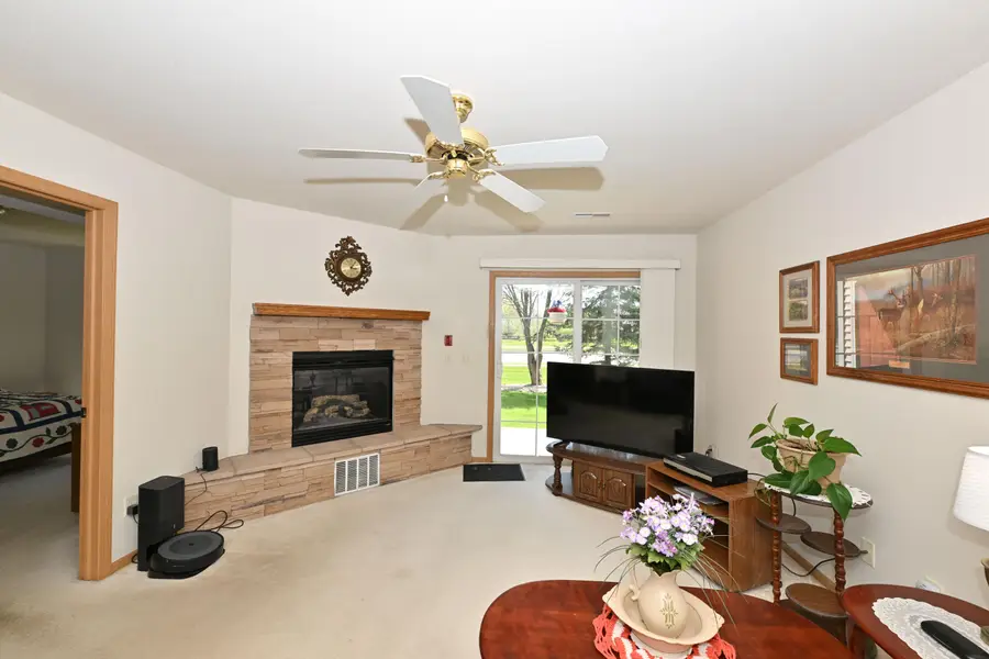 923 Prestwick, Waterford, WI 53185 - #2