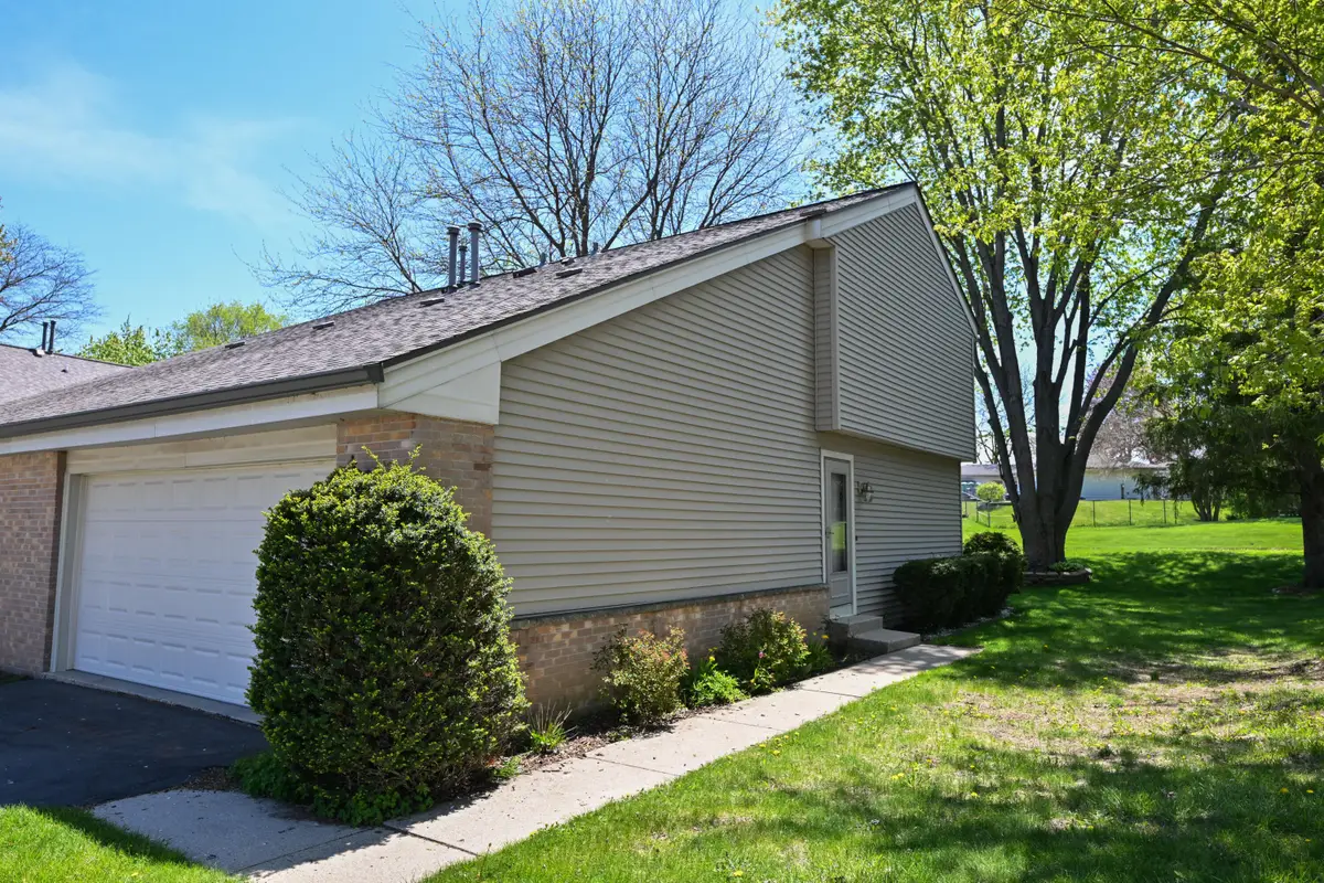 7365 S Delaine Dr, Oak Creek, WI 53154 - #1