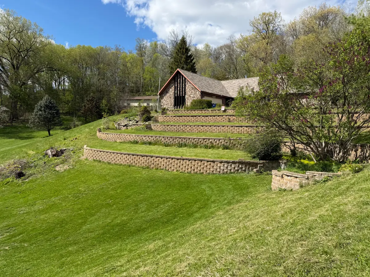 4653 N Crestwood Ln, Onalaska, WI 54601 - #1