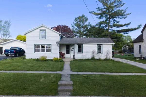 209 S Warren St, Watertown, WI 53094
