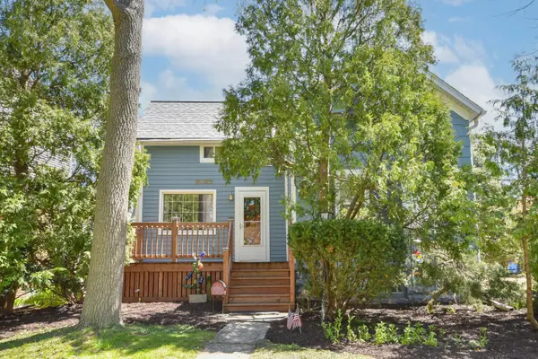 5932 N Santa Monica Blvd, Whitefish Bay, WI 53217
