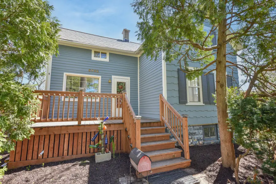 5932 N Santa Monica Blvd, Whitefish Bay, WI 53217 - #2