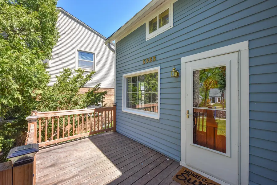 5932 N Santa Monica Blvd, Whitefish Bay, WI 53217 - #3