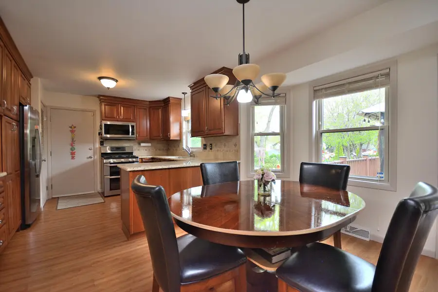 W224N2618 Ridgewood Ln, Pewaukee, WI 53186 - #3