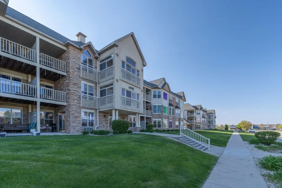 6995 S Riverwood Blvd S, Franklin, WI 53132 - #2