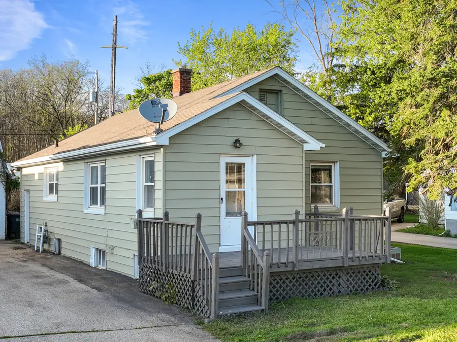 1207 Grant St, Lake Geneva, WI 53147 - #3