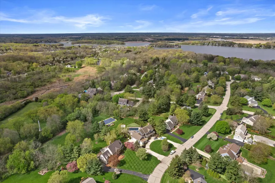126 Hickory Dr, Delafield, WI 53018 - #3