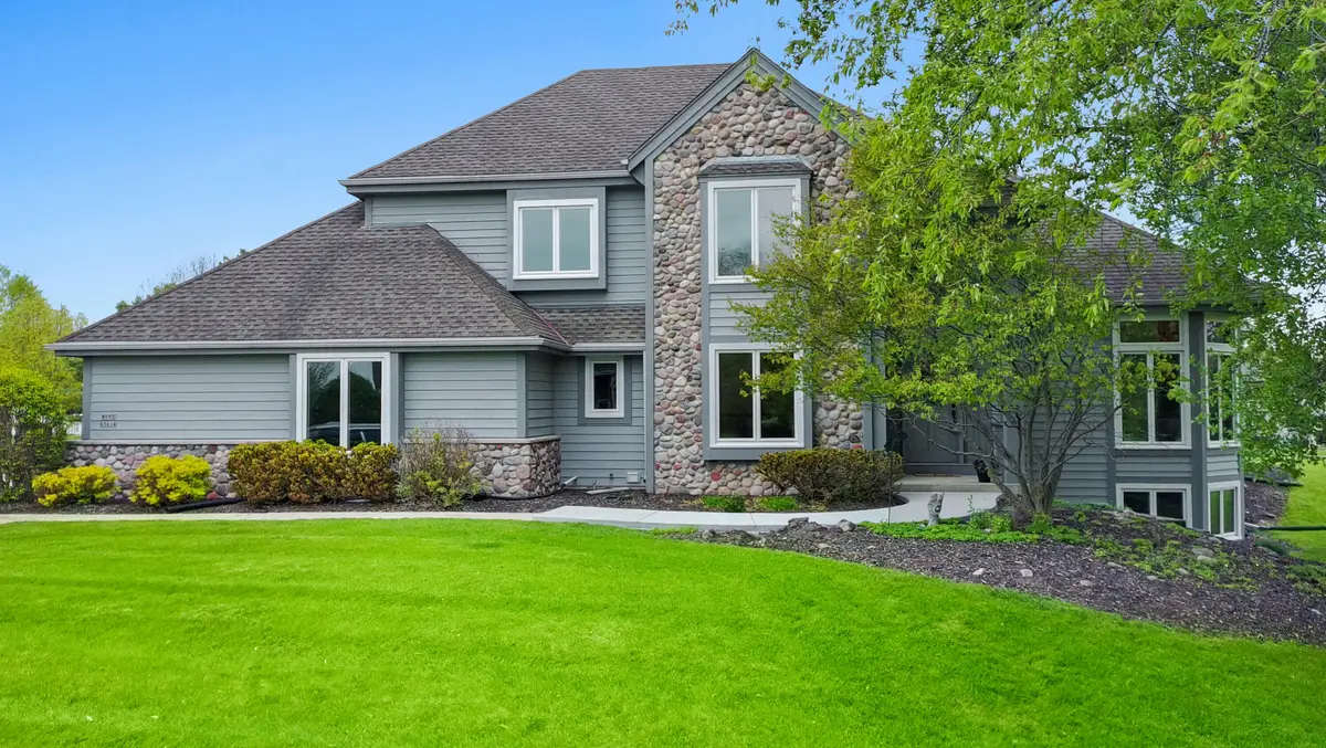 W292N3634 Stillmeadow Rd, Delafield, WI 53072 - #1
