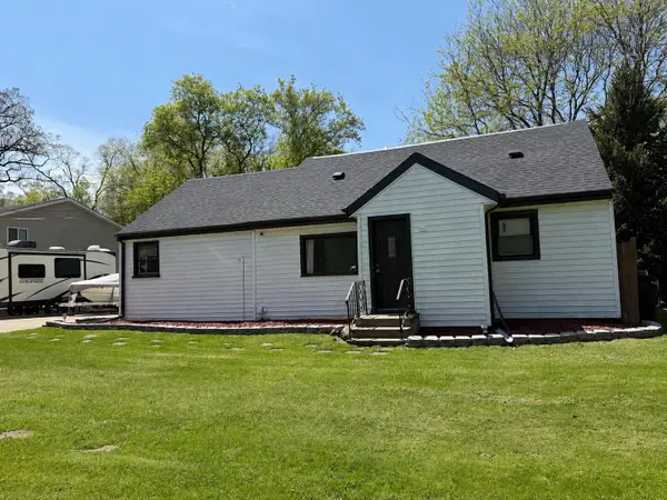 10034 28th Ave, Pleasant Prairie, WI 53158