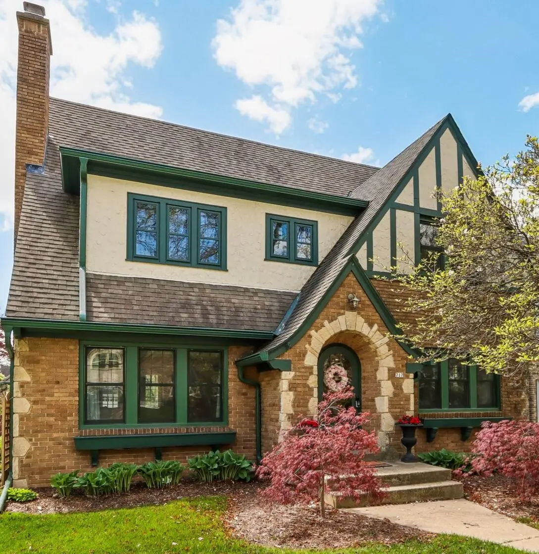 717 E Lake View Ave, Whitefish Bay, WI 53217 - #1