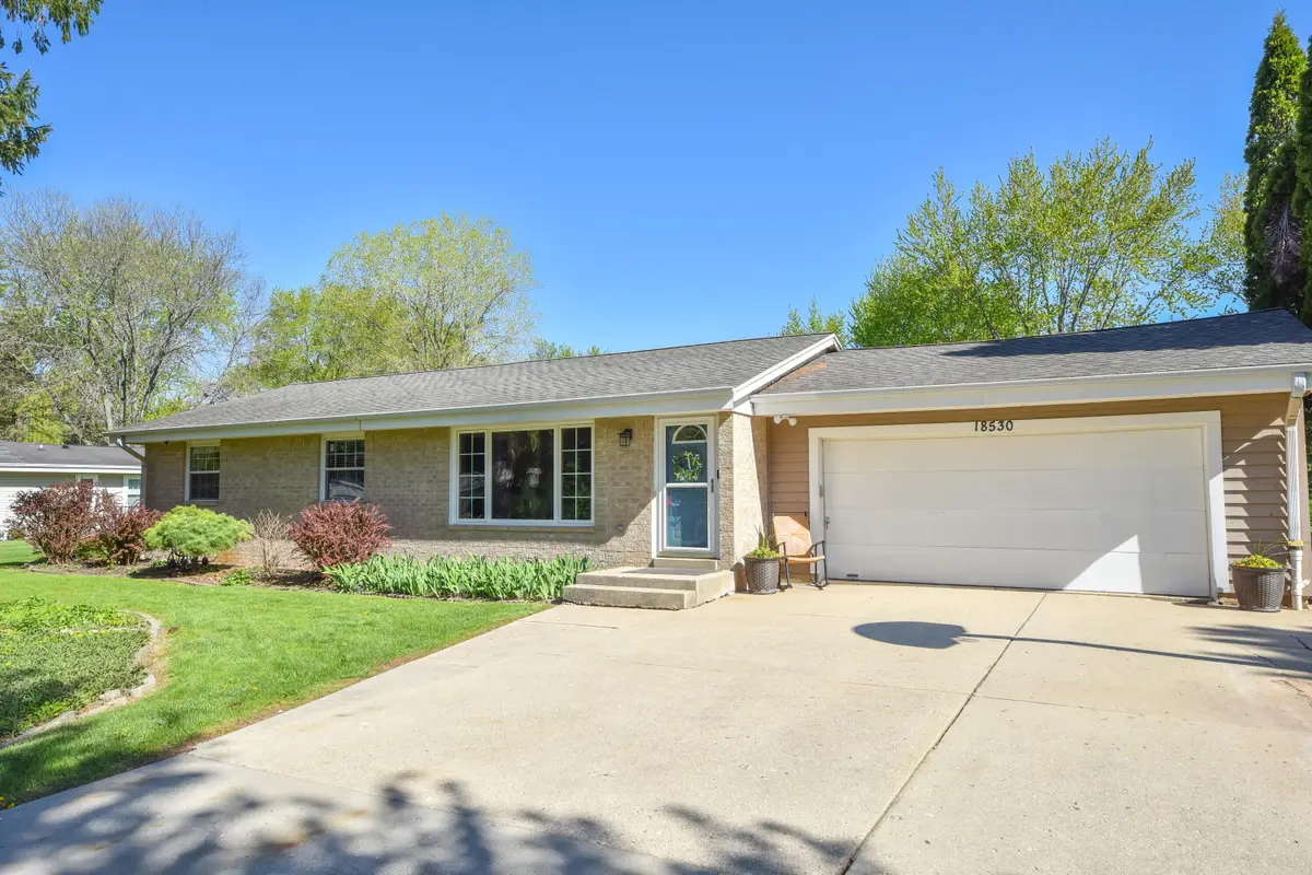 18530 Arden Ave, Brookfield, WI 53045 - #1