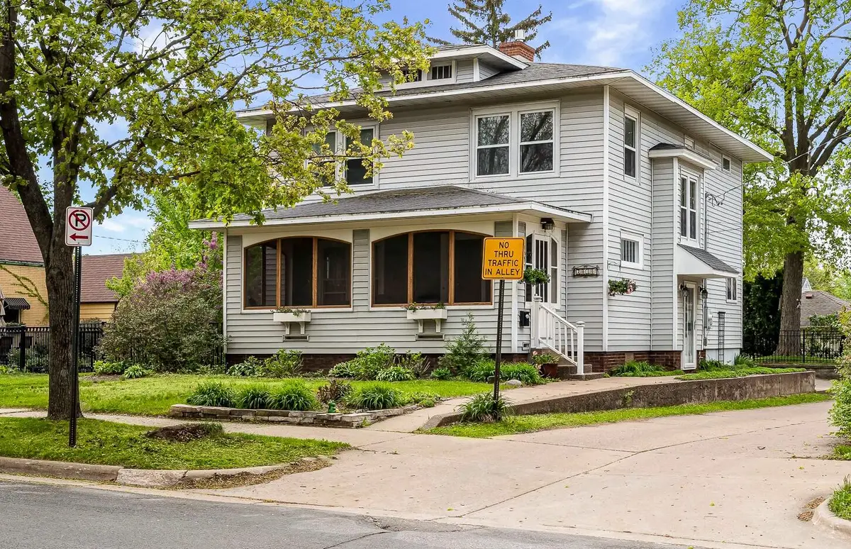 2030 Cass St, La Crosse, WI 54601 - #1