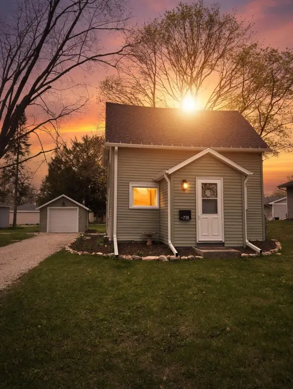 735 N 6th Ave, Sturgeon Bay, WI 54235