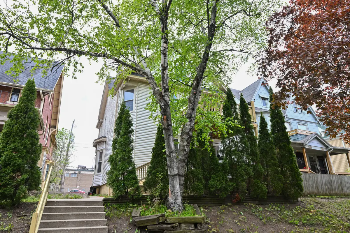 2825 W Juneau Ave, Milwaukee, WI 53208 - #1