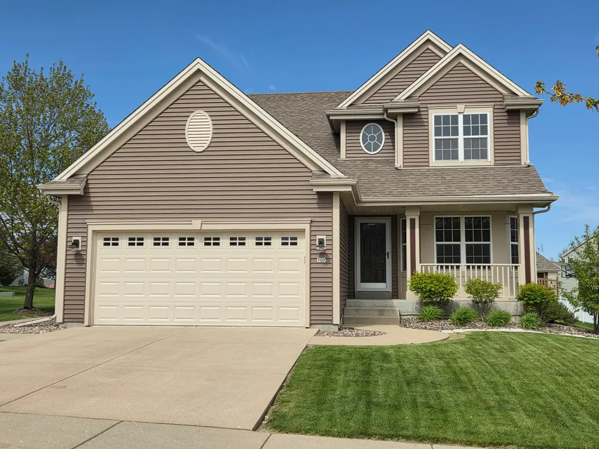 707 Belmont Dr, Watertown, WI 53094 - #1