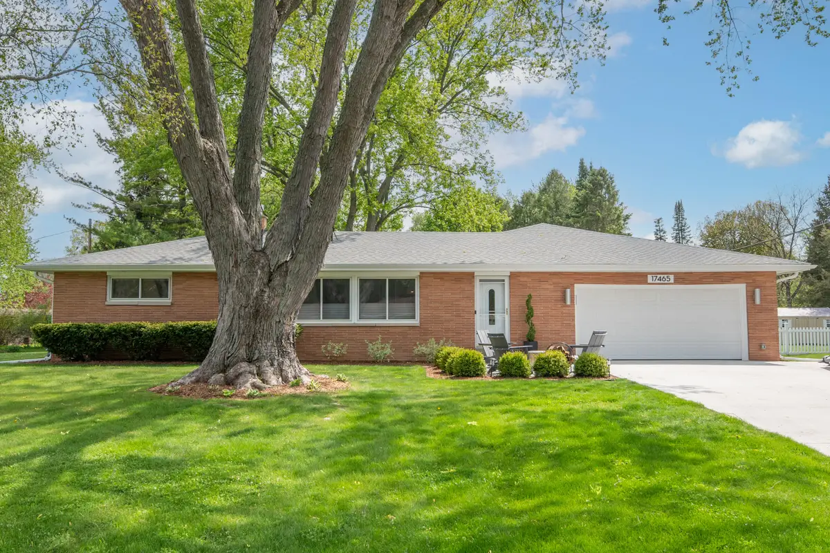 17465 Windemere Rd, Brookfield, WI 53045 - #1