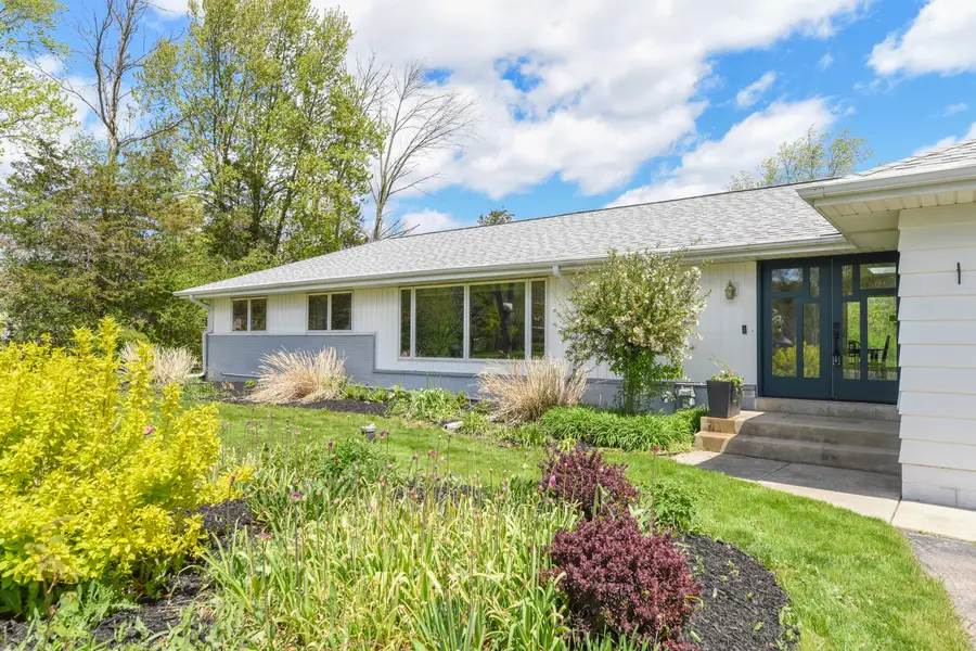 10232 N Greenview Dr, Mequon, WI 53092 - #2