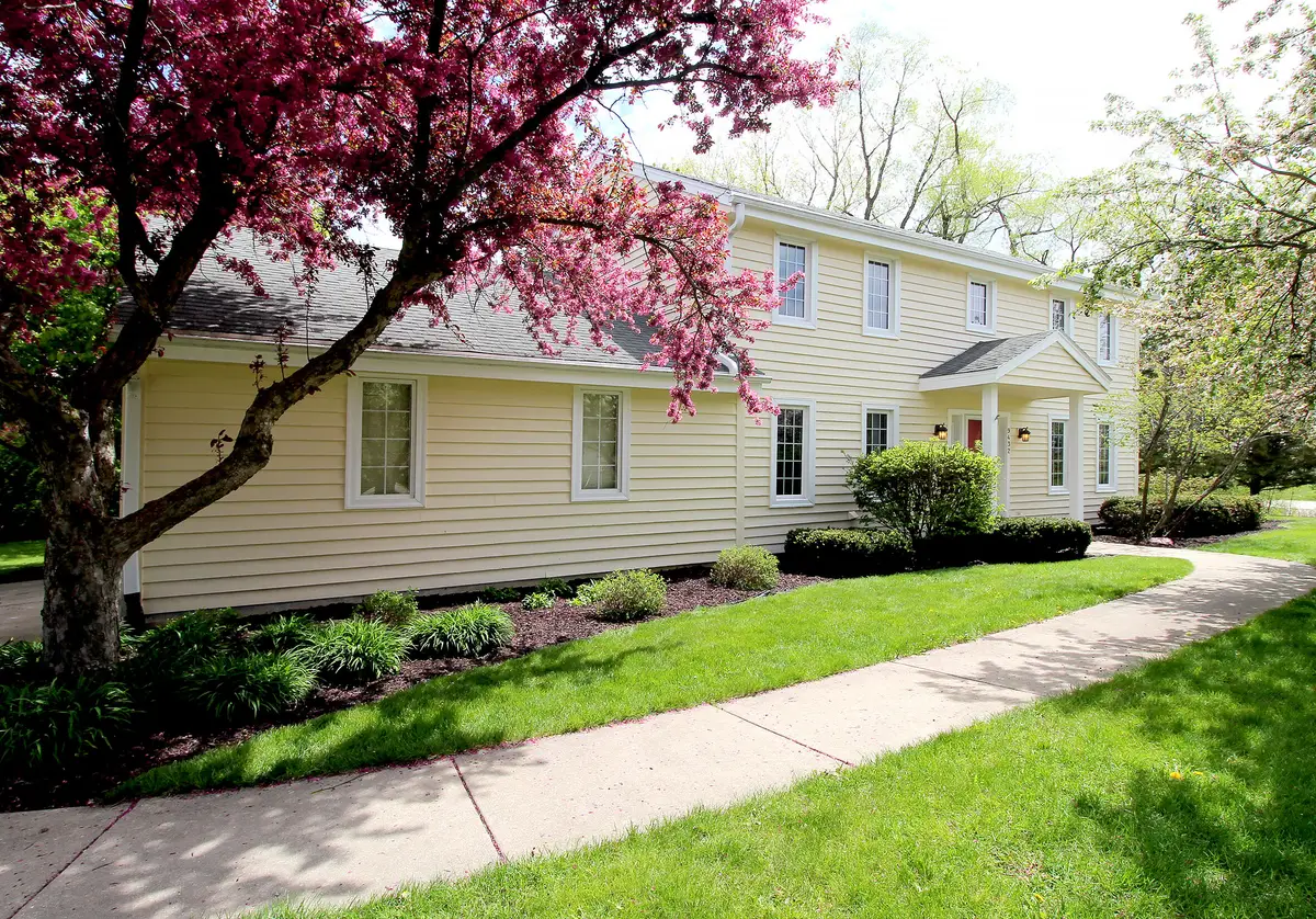 9432 W Stanford Ct, Mequon, WI 53097 - #1