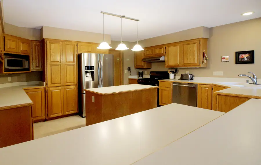 9432 W Stanford Ct, Mequon, WI 53097 - #3