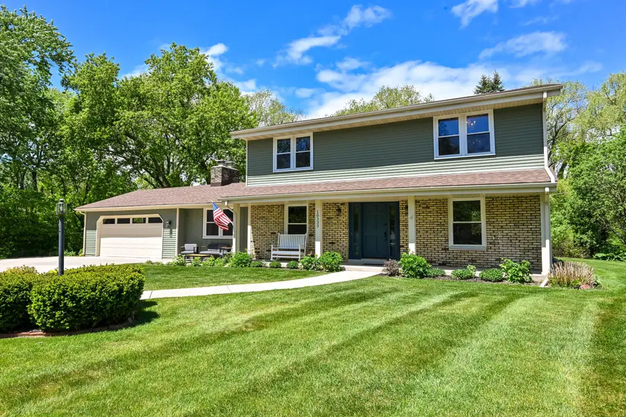 10333 N Versailles Ct, Mequon, WI 53092 - #2