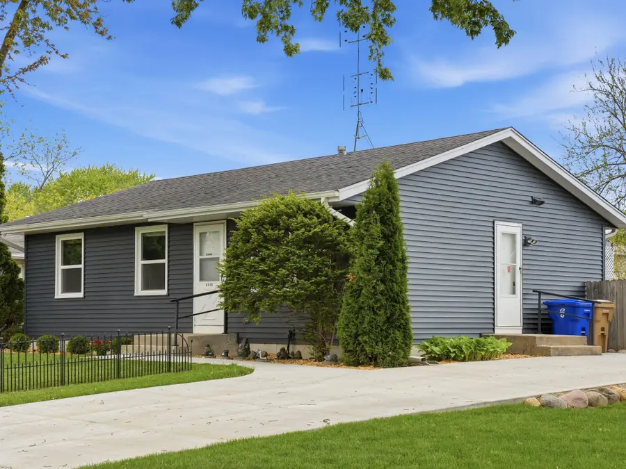 5316 66th Pl, Kenosha, WI 53142 - #2