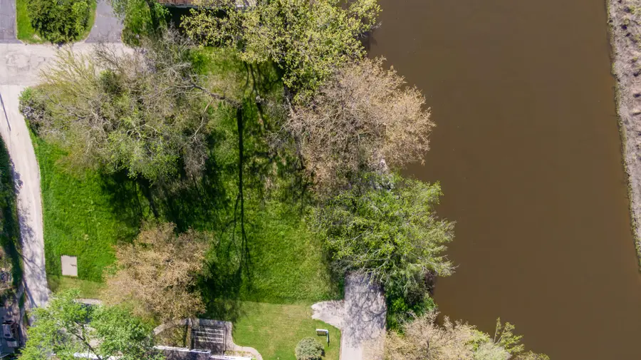 325 W Park St, Silver Lake, WI 53170 - #3