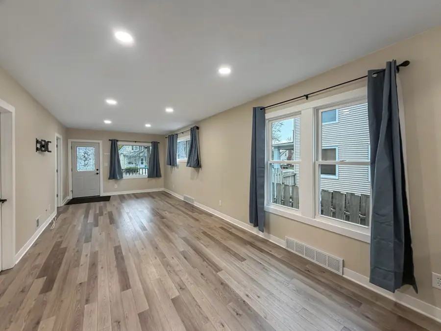 86 Lighthouse Ct, Sheboygan, WI 53081 - #3