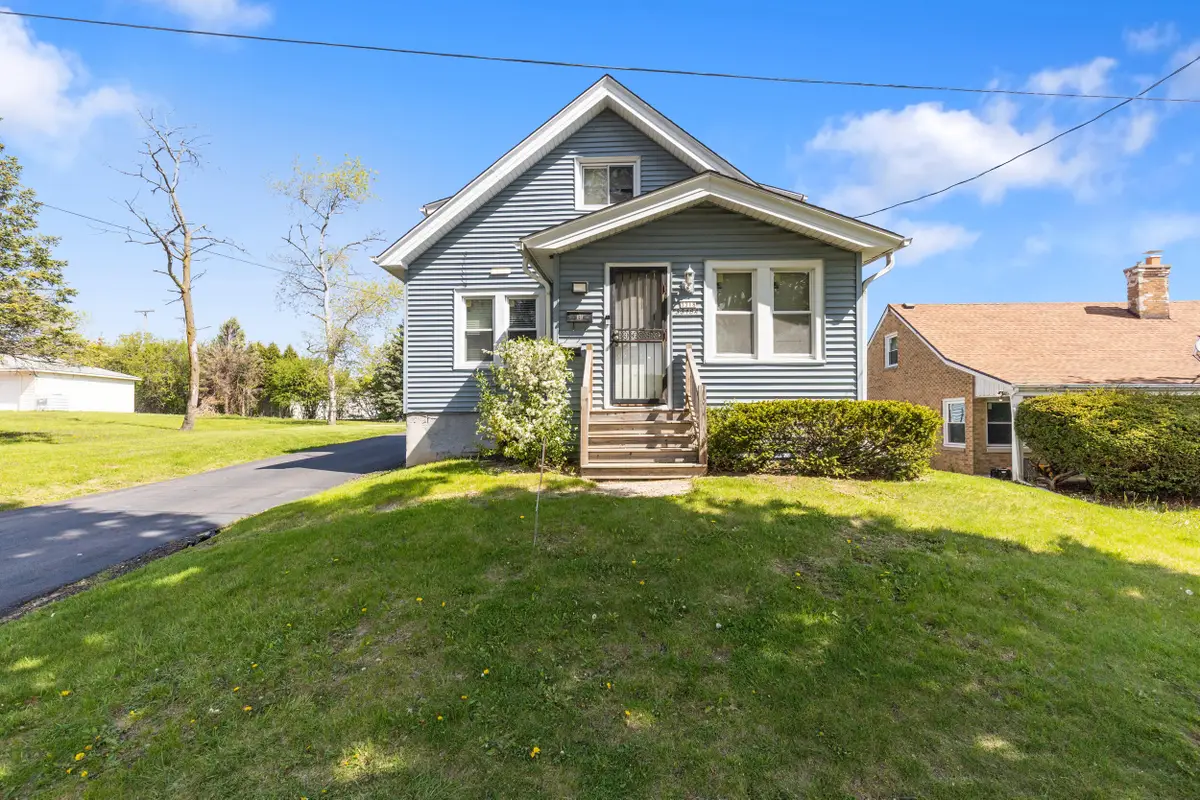3318 W Florist Ave, Milwaukee, WI 53209 - #1