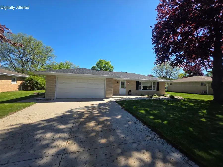 2532 S Seymour Pl, West Allis, WI 53227 - #2