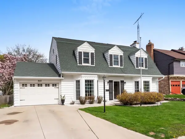 845 N 5th St, Manitowoc, WI 54220