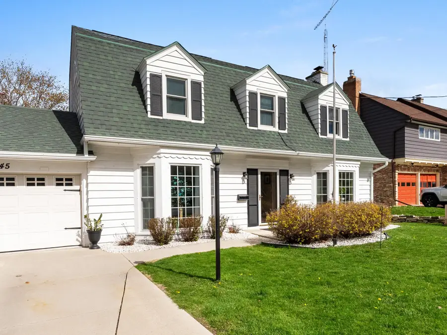 845 N 5th St, Manitowoc, WI 54220 - #3