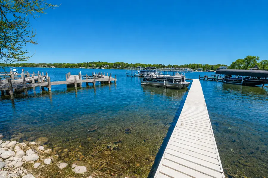 N23W28221 Beach Park Cir, Delafield, WI 53072 - #3