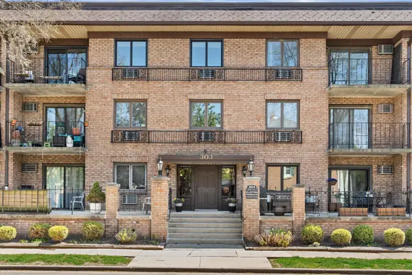 303 E Henry Clay St, Whitefish Bay, WI 53217