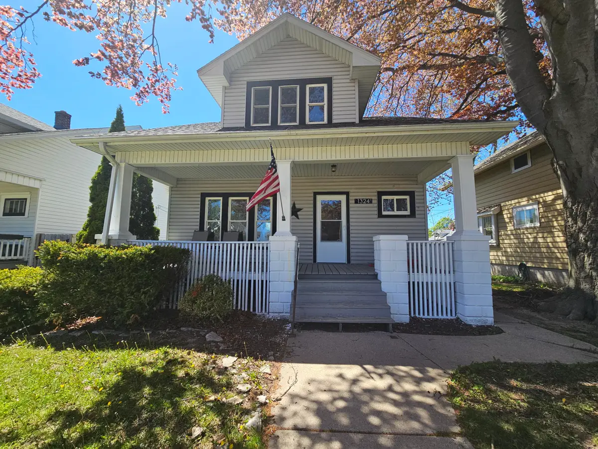 1324 Hayes Ave, Racine, WI 53405 - #1