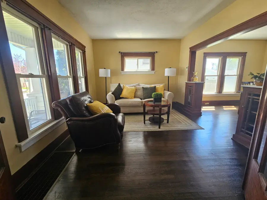 1324 Hayes Ave, Racine, WI 53405 - #2