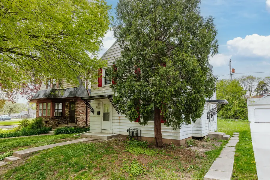 1307 N 54th St, Milwaukee, WI 53208 - #2