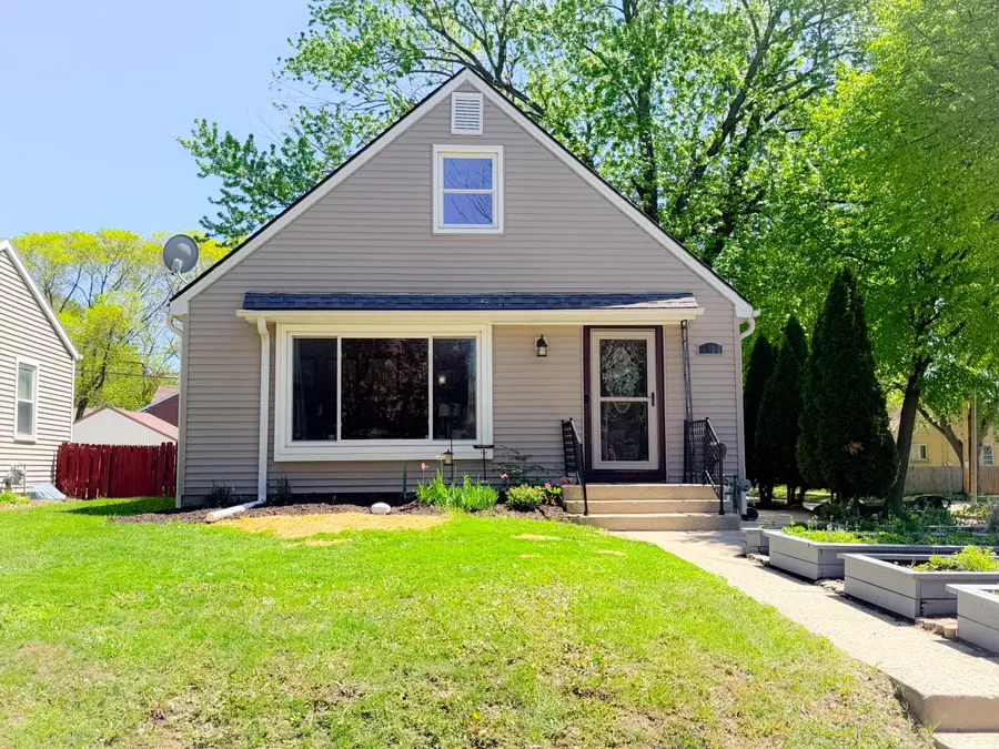 2802 N 89th St, Milwaukee, WI 53222 - #2