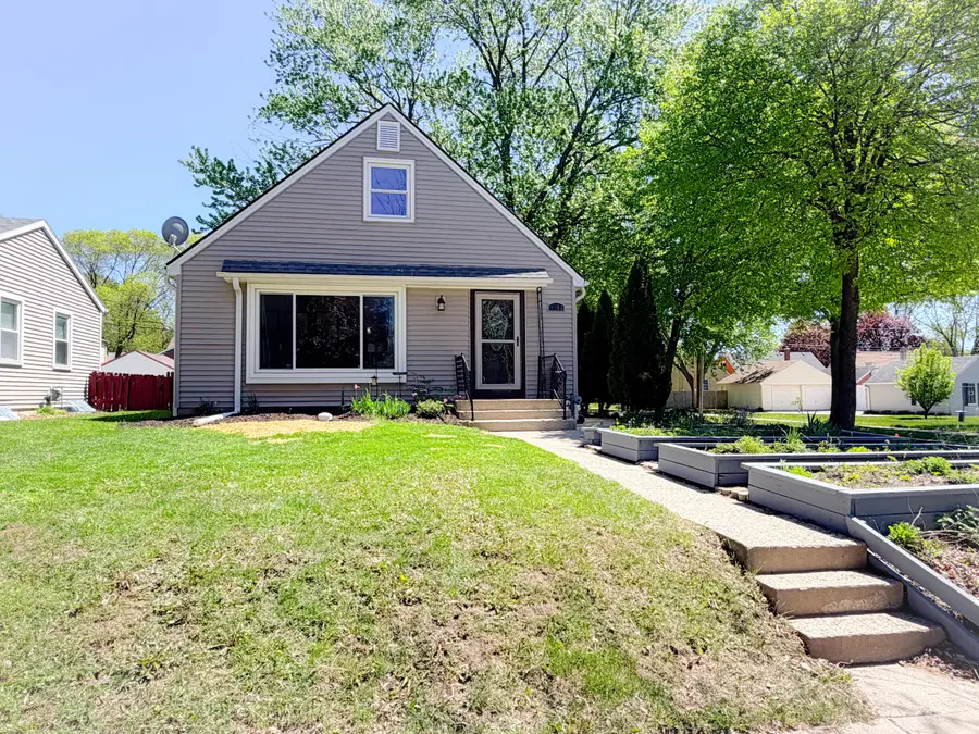 2802 N 89th St, Milwaukee, WI 53222 - #3