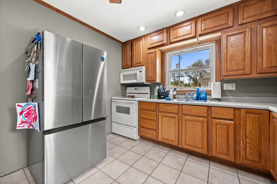 320 W Van Norman Ave, Milwaukee, WI 53207 - #2