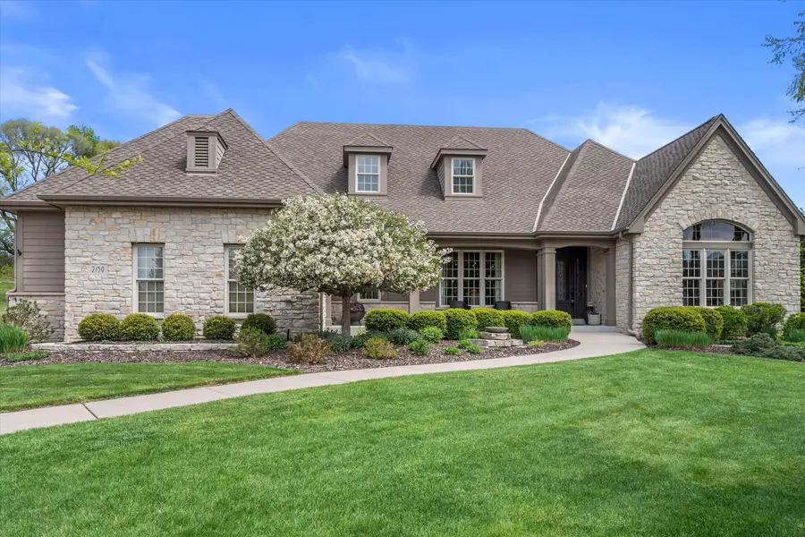 2150 Old Lantern Cir, Delafield, WI 53018 - #2