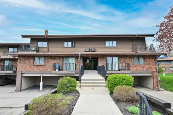 4015 S 84th St, Greenfield, WI 53228