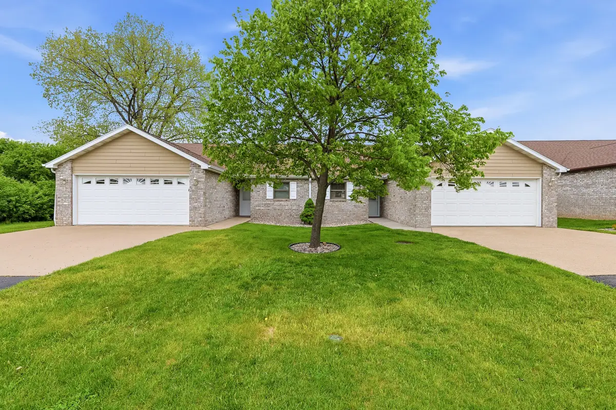 1678A Drum Corps Dr, Menasha, WI 54952 - #1