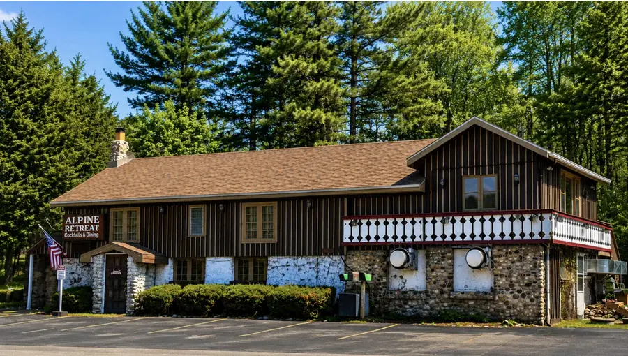 1380 Friess Lake Rd, Hubertus, WI 53033 - #2
