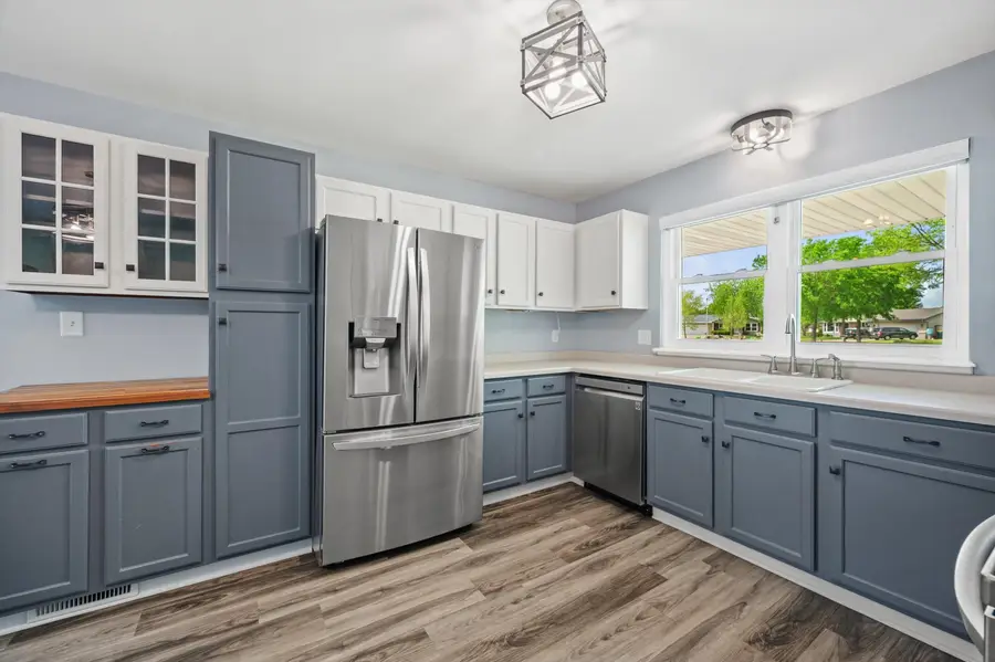 1331 E Maass Dr, Oak Creek, WI 53154 - #3