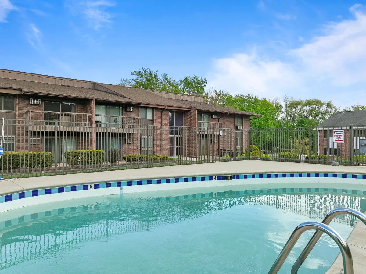 1270 Wisconsin St, Lake Geneva, WI 53147 - #1