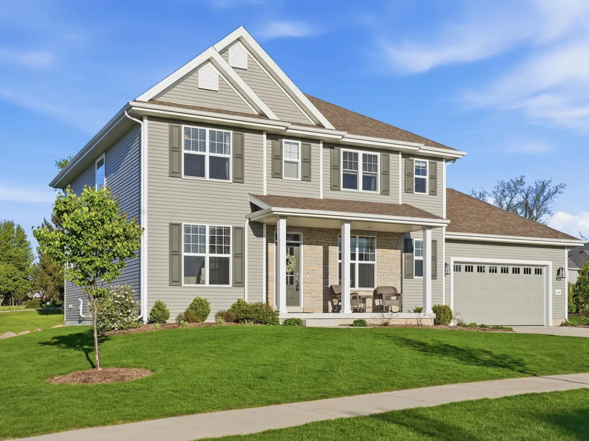 7464 S 50th St, Franklin, WI 53132 - #1
