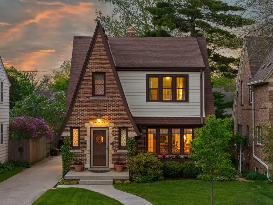 4971 N Idlewild Ave, Whitefish Bay, WI 53217 - #3
