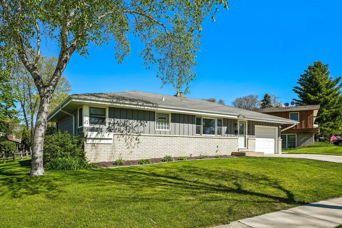 5544 Oakwood St, Greendale, WI 53129 - #1