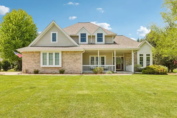 2335 N Forest Run, Summit, WI 53066